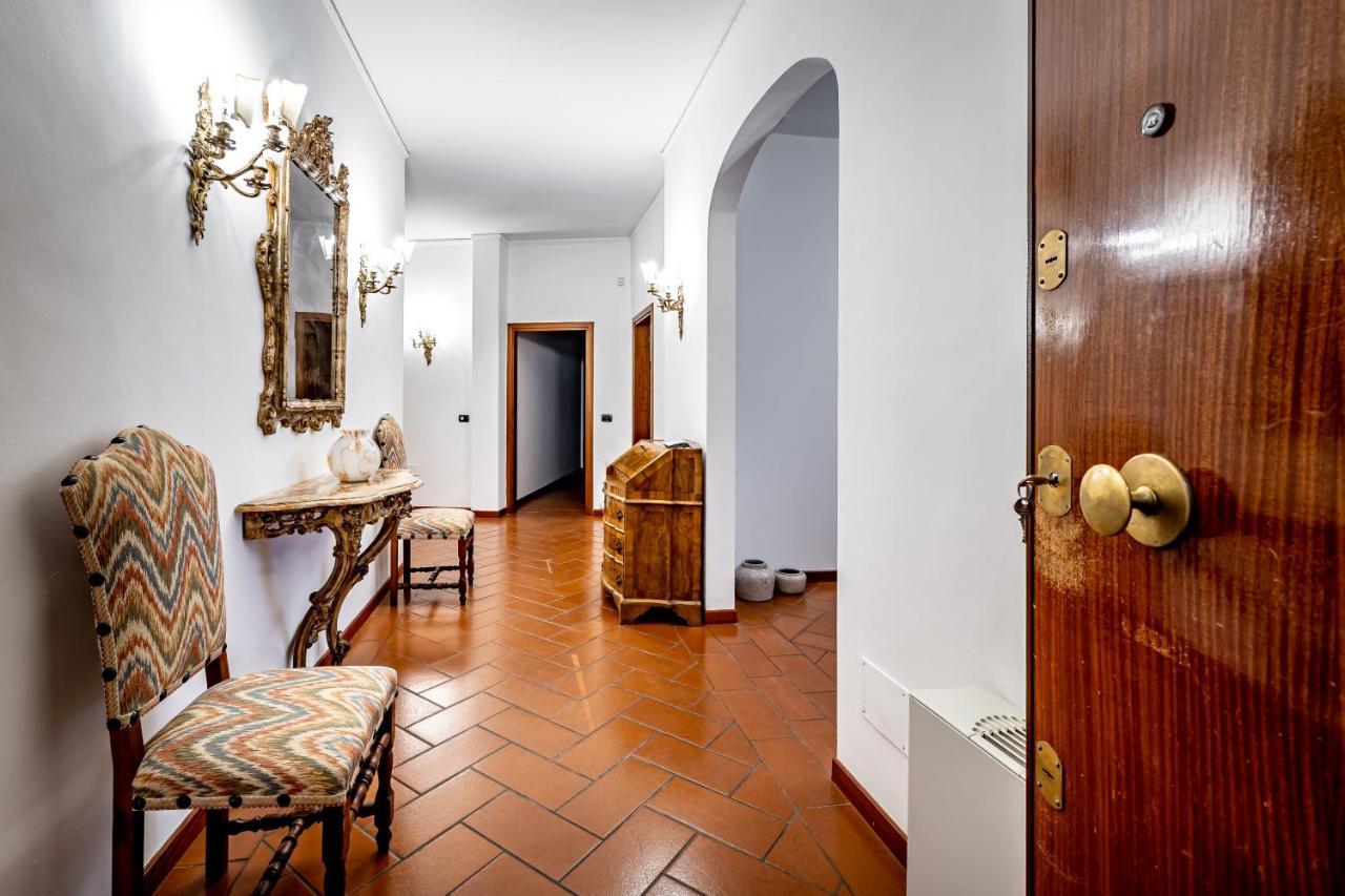 Yid Elegant Apt With Garage Флоренція Екстер'єр фото