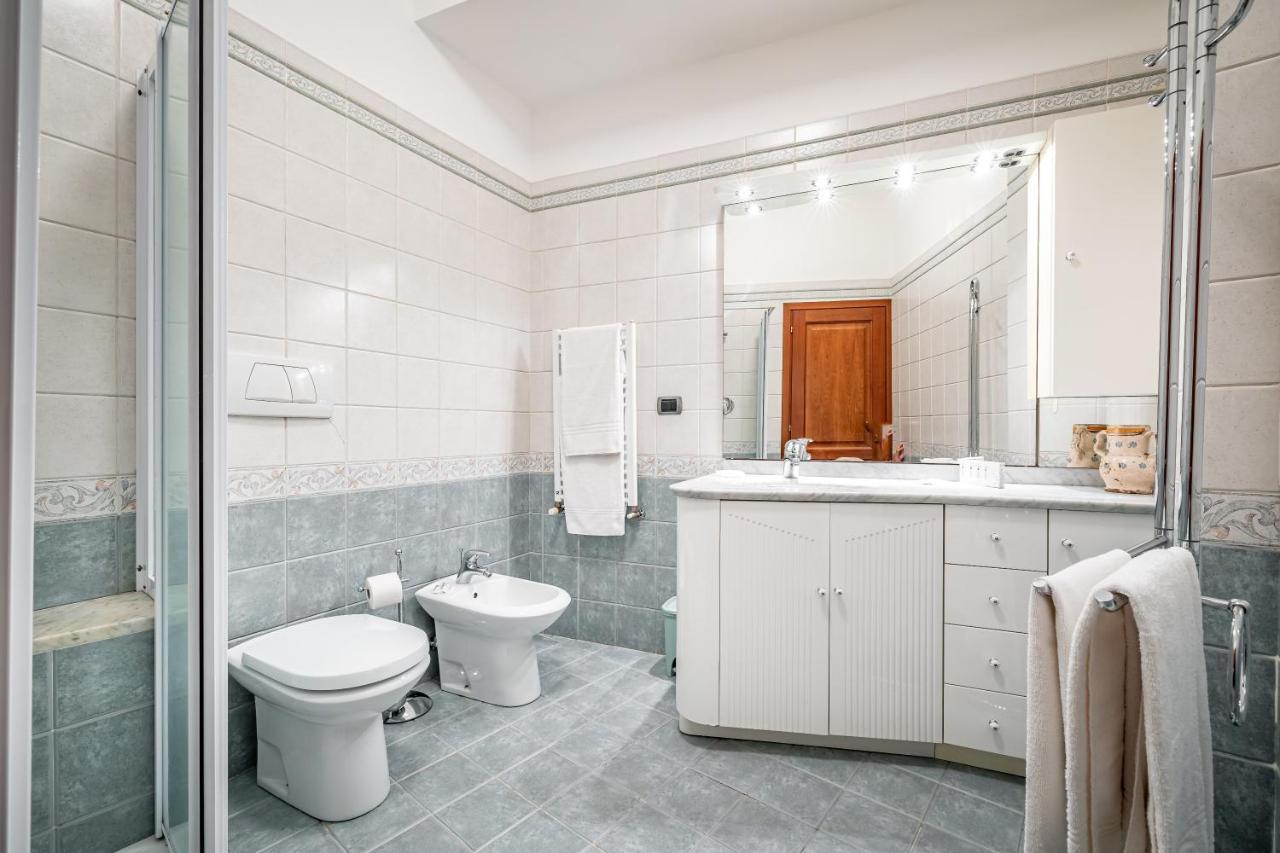 Yid Elegant Apt With Garage Флоренція Екстер'єр фото